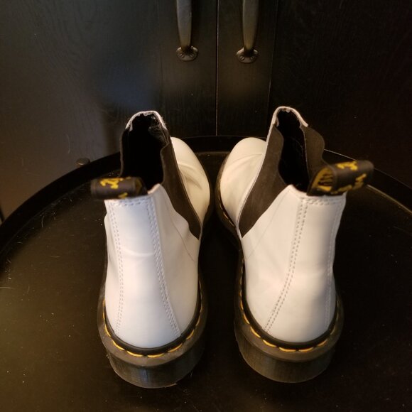 Dr Martens white leather Chelsea boots. Size 9 W. Lightly used. - Picture 4 of 14